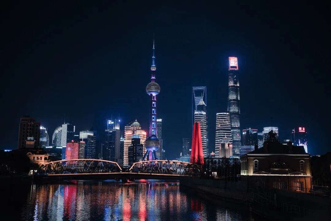 2025年企业宣传片制作趋势：上海影视技术升级与创意表达新方向正文配图 2