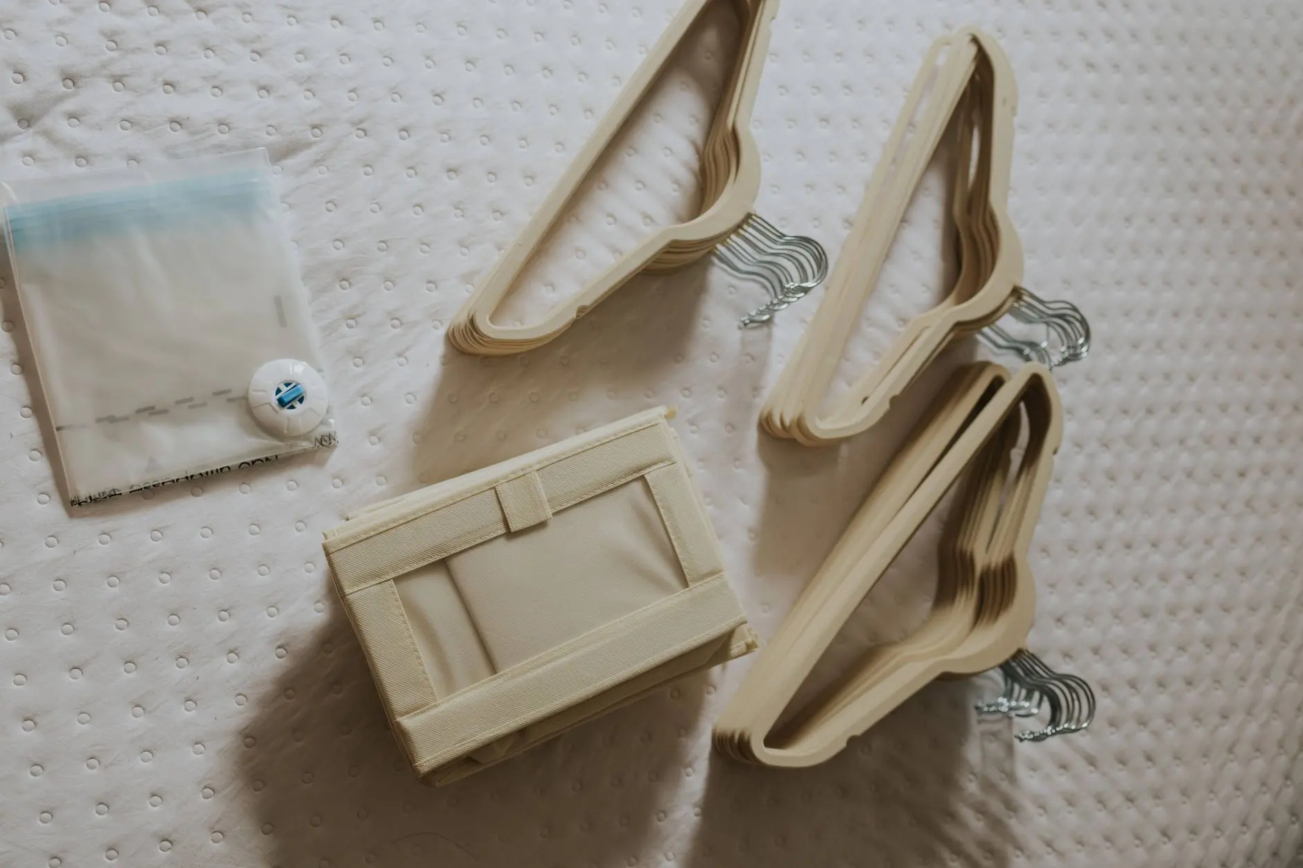 企业宣传片拍摄中光影运用对品牌调性的影响研究